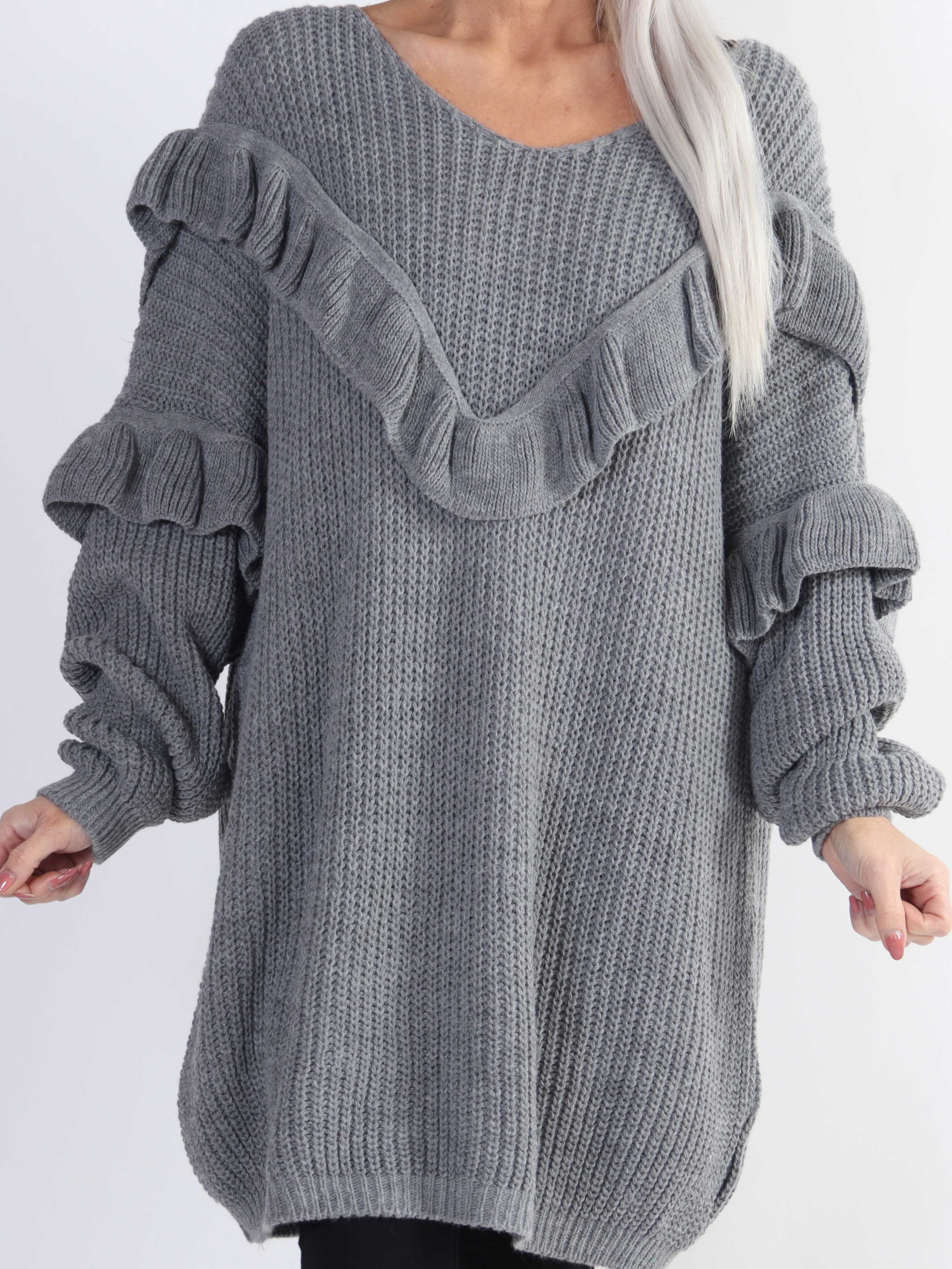 Ellis Dress - Lækker plus size strikkjole med fine flæsedetaljer